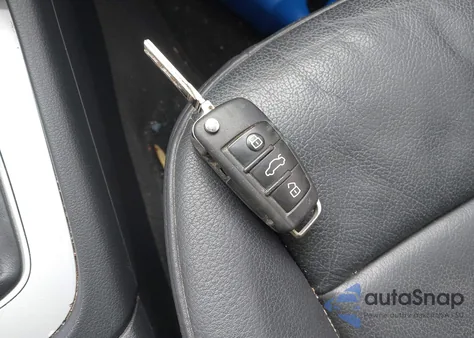 2018 Audi Q3 2.0T Premium/2.0T Sport Premium z USA, uszkodzony, nr VIN WA1ECCFS8JR027042